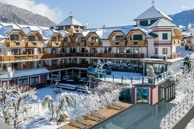 Tevini - Dolomites Charming Hotel