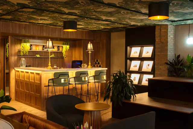 Café Noir Bar & Lounge