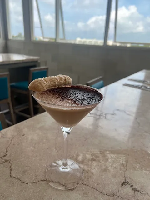 BLU Sky Restaurant - Bar - Lounge