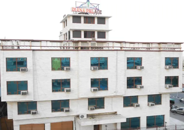 Adb Rooms Hotel Diana Palace