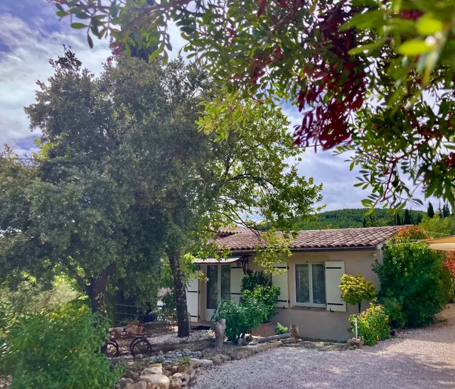 Maset des Amandiers Maison d'Hôtes