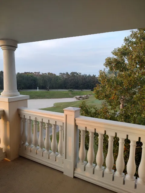 Centre Court Golf Views 3 Br condo by RedAwning