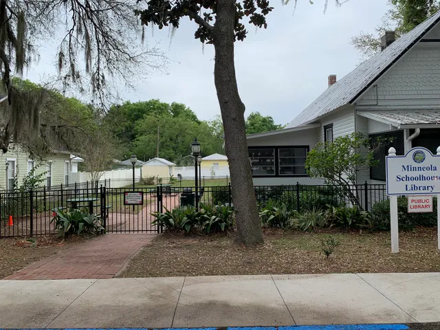 Minneola Schoolhouse Library