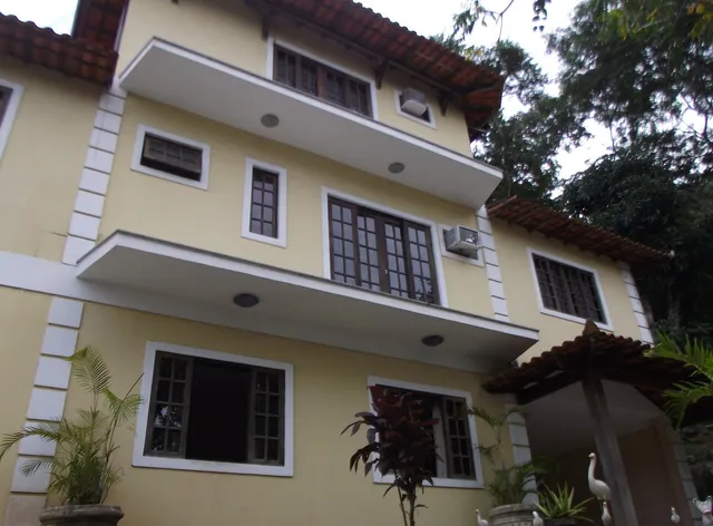 Pousada Serra and Rio Mar Center