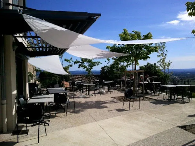 Le Saint Romain, bar, restaurant et gite d'étapes