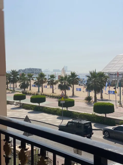 Full Moon Guesthouse