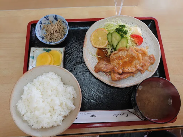 青山町青竹食堂