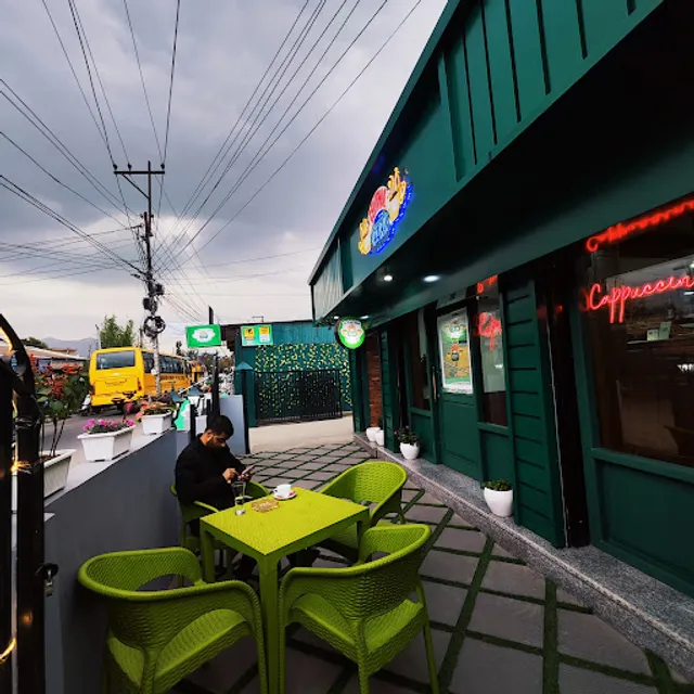 Cafe Central Perk Srinagar