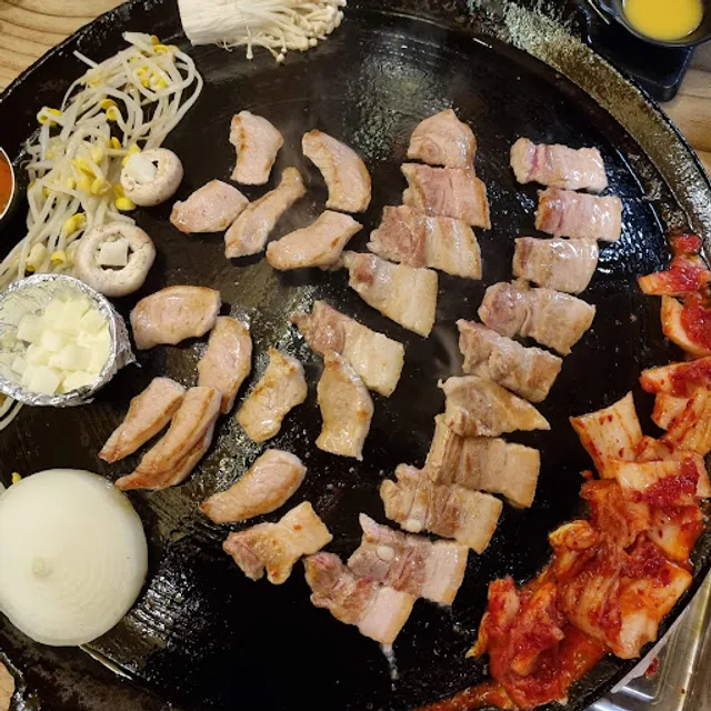 청솔왕솥뚜껑삼겹살