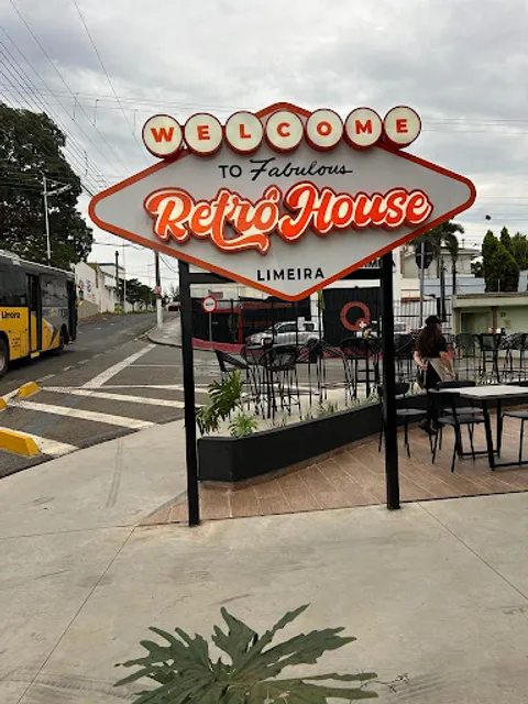 Retro House Limeira