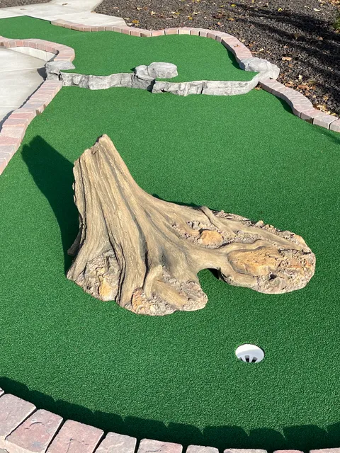 Sam’s MINI GOLF