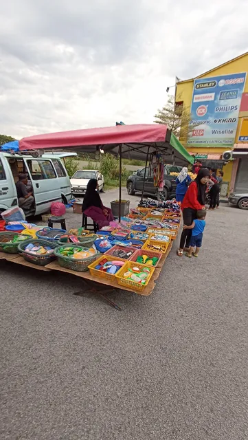 Teluk Kumbar Weekly Night Market