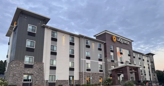 La Quinta Inn & Suites by Wyndham Greenville Woodruff Road