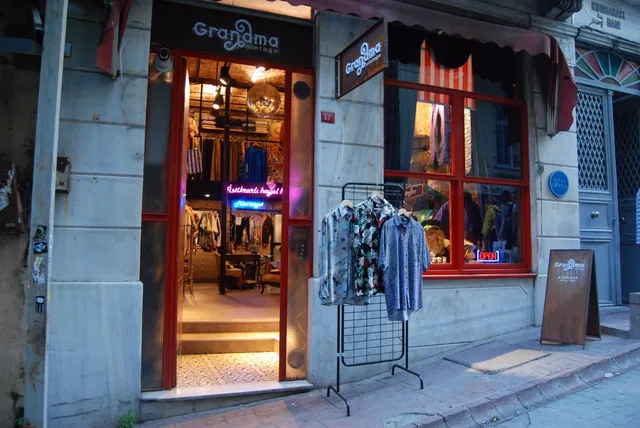 Grandma Vintage Shop