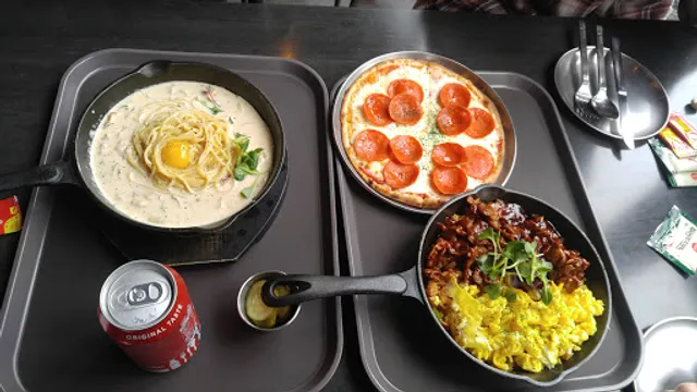 플라잉볼에그팩토리 강남메드렉스점