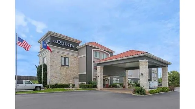 La Quinta Inn & Suites by Wyndham Fredericksburg