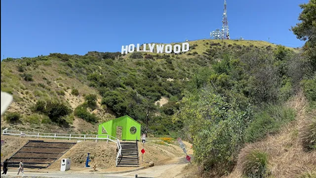 Hollywood sign photo spot