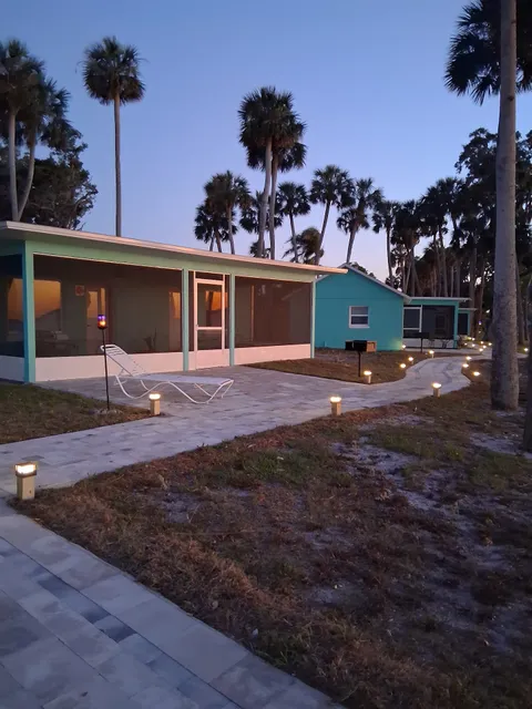 The Bungalows on Lake Griffin