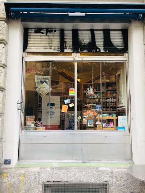 Le Mur Cafe & Kiosk - A Touch of Aotearoa.