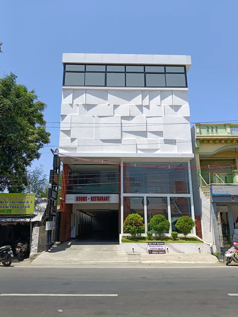 HOTEL VARDHA INN - Bhavani (ஹோட்டல் வர்தா இன் - பவானி)