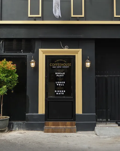 Sans Hotel Empress Simpang Lima