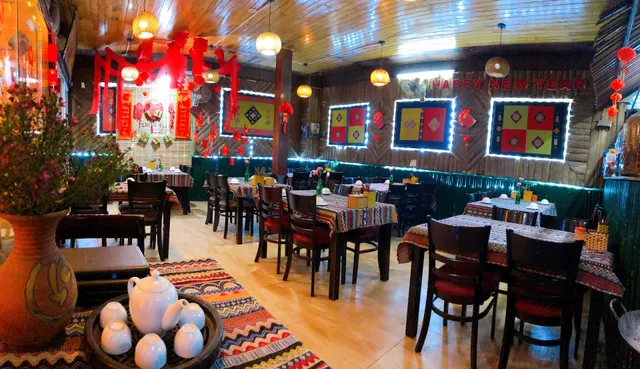 FAMILY Sapa Restaurant & Vegan