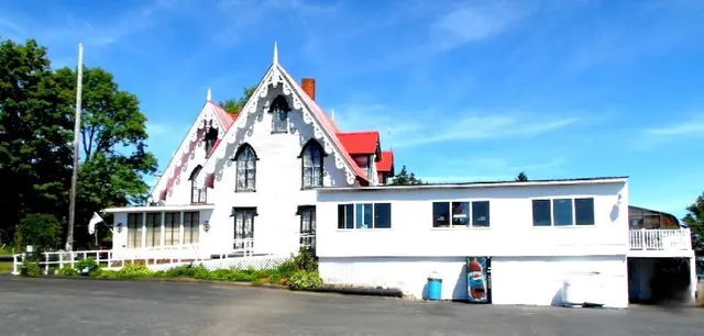 Redclyffe Shore Motel