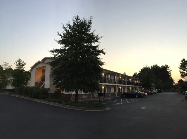 Stay Lodge of Newnan