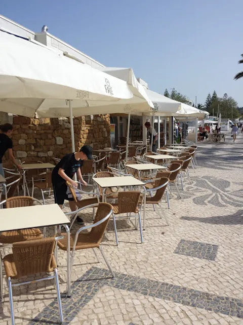 Luz Beach Cafe Bistro