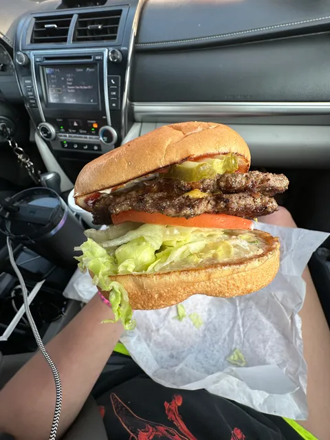 Vic's Burgers, Cheesesteaks & fries