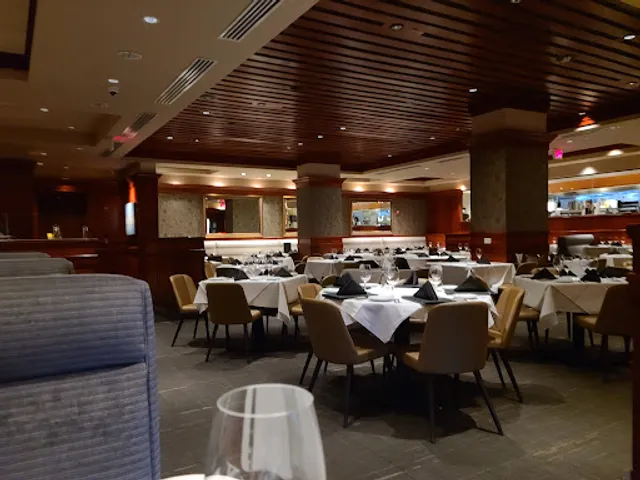 Fleming’s Prime Steakhouse & Wine Bar
