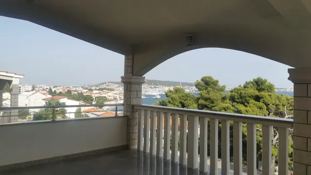 Villa (Apartments) Rosanda