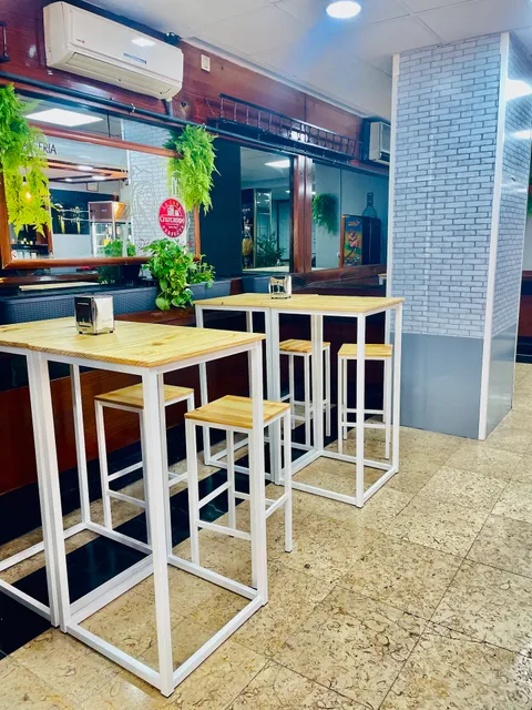 Cafetería Cervecería MIGUELÓN *POR TI*