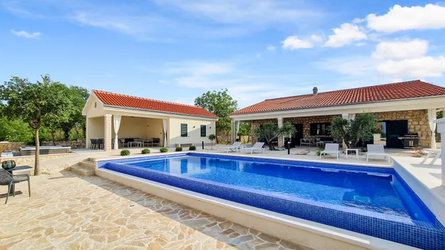 Tošić Estate - Villa, Vineyards & Winery