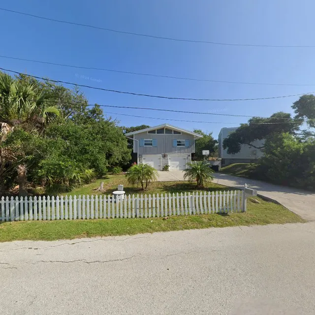 Coco’s Beachside Cabana