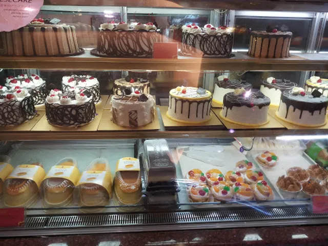 Holland Bakery Perintis Kemerdekaan