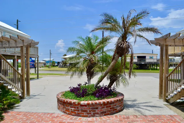 Blue Dolphin Inn & Cottages