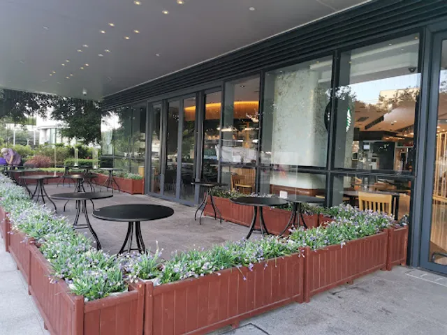 Starbucks (Harbour North)