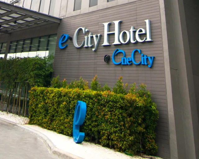 e.City Hotel - One City