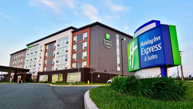 Holiday Inn Express & Suites St John's Airport by IHG