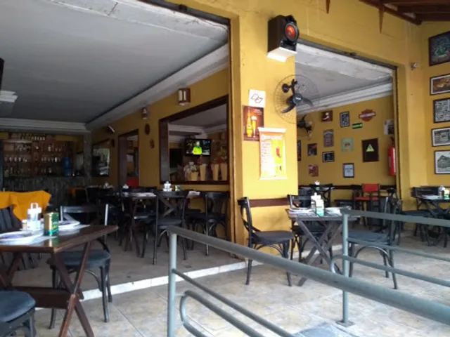 Altas Horas Bar e Restaurante e karaokê
