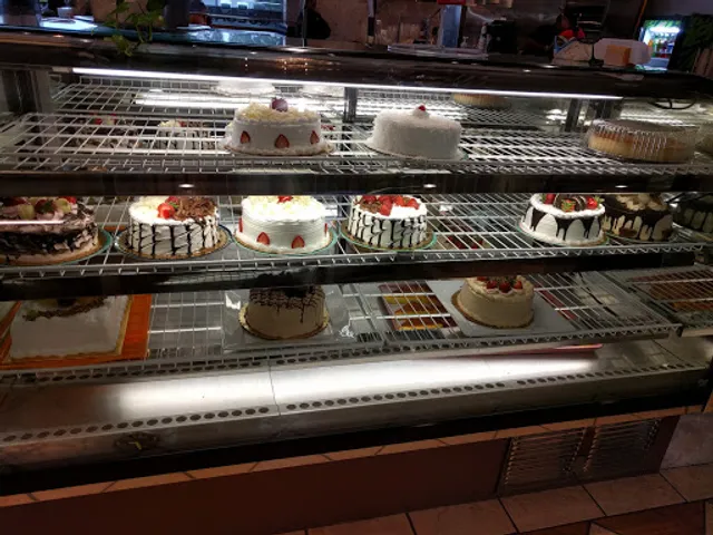 La Suprema Bakery & Panaderia