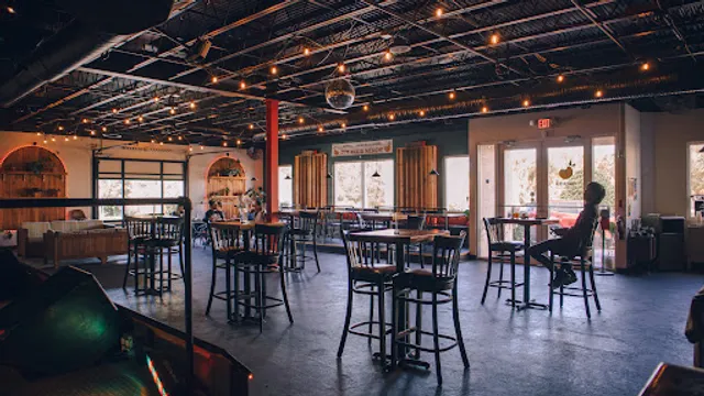 Oscura Coffee & Cocktails