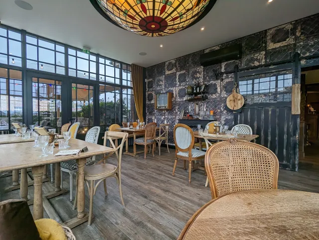 Restaurant / Vakantiewoning Averechts