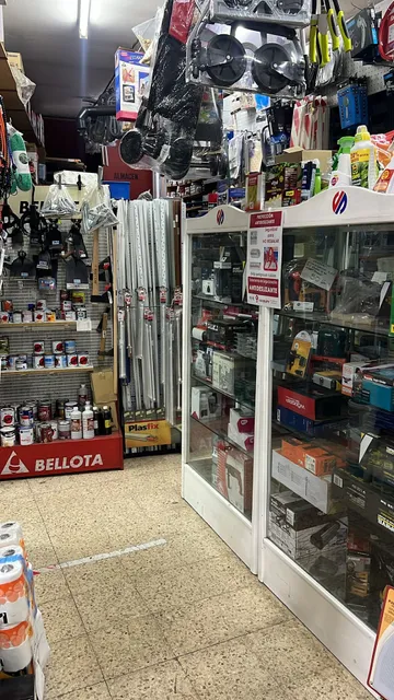 Ferretería Uceda. F