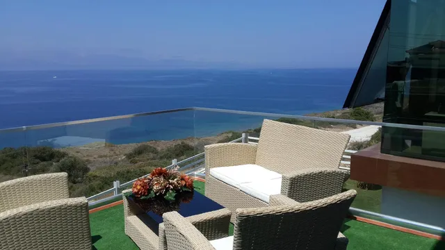 Mavi Panorama Villa | Erschwingliche Mietvillen | Urlaub in Villen mit privaten Pools | Saisonale Mietvilla in Çeşme
