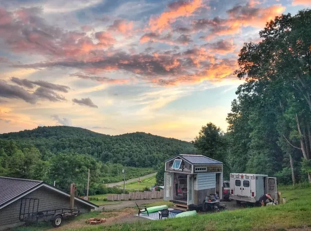 Floyd Parkway Village