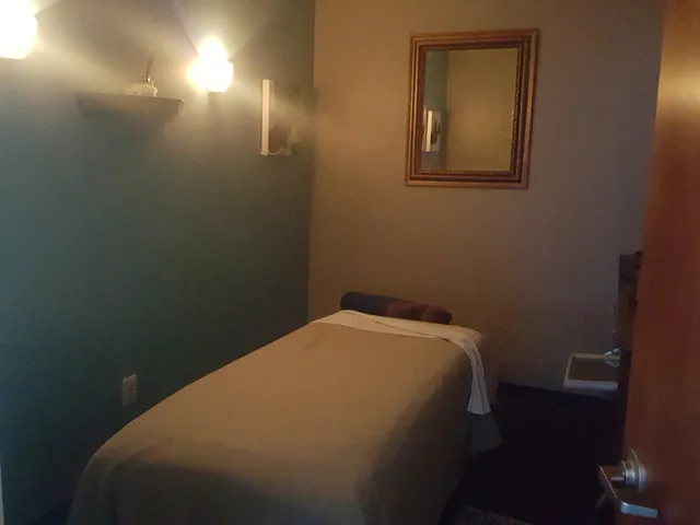 Hand & Stone Massage and Facial Spa