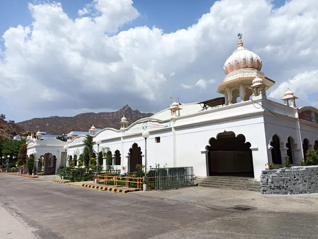Prajapita Brahma Kumaris Ishwariya Vishwa Vidyalaya
