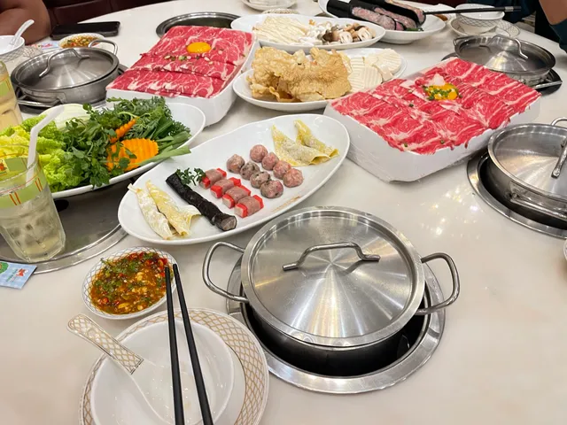 ម៉ាស្ទ័រស៊ុគីស៊ុបហ្គោល សាខាទូលគោក​ - MasterSukiSoup Gold (Toul Kork)